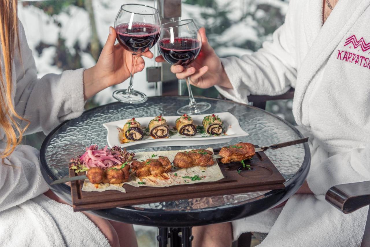 Karpatski Hotel & Spa バコヴェル エクステリア 写真